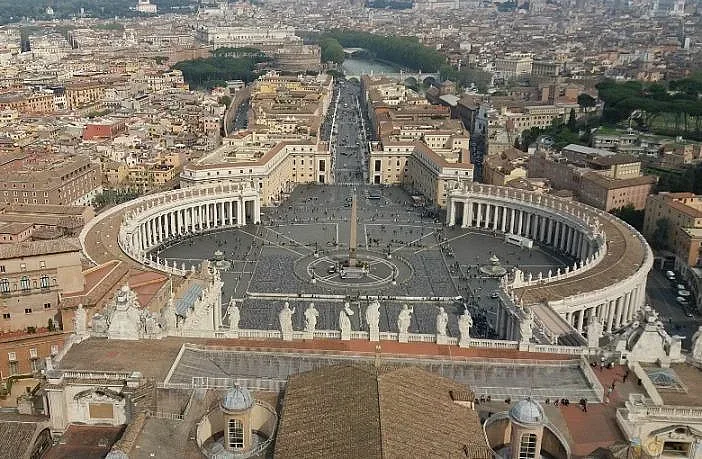 И кардинал заразен с вируса