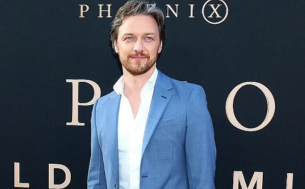 Джеймс Макавой дари 275 хиляди за медиците