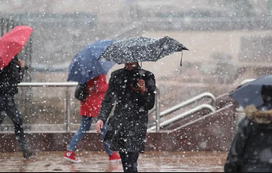 Април идва с мокър сняг, времето полудява