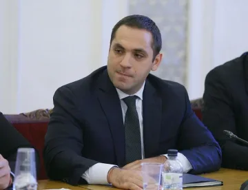 Кре­ди­ти без лих­ва сре­щу тру­дов до­го­вор