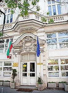 МЗ може да получи 40 млн. лева за респиратори и тестове