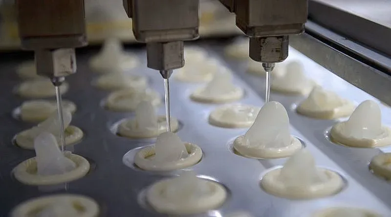 Свършиха презервативите!