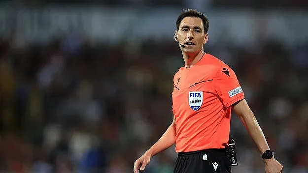 Драма! Разплака се съдията на Реал М - Барселона