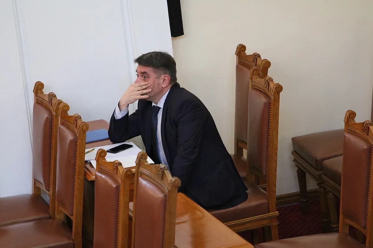 Гласуваха ветото на Радев за извънредния закон