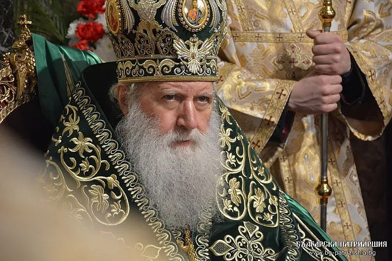 Патриархът с молитва за изцерение в 20 часа