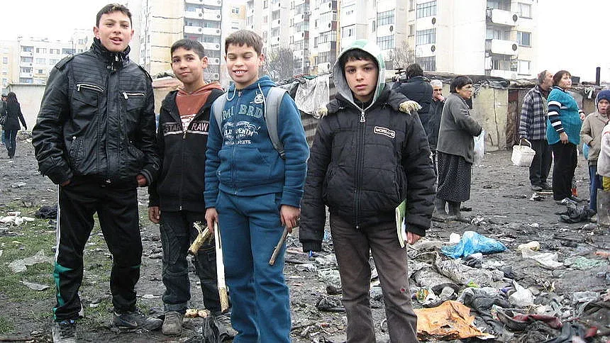 Наясно ли сме ромите спазват ли правилата?