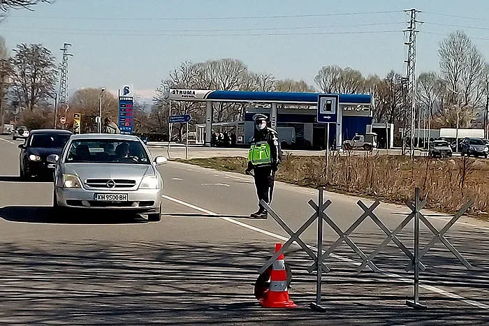 Без напрежение по КПП-та в София