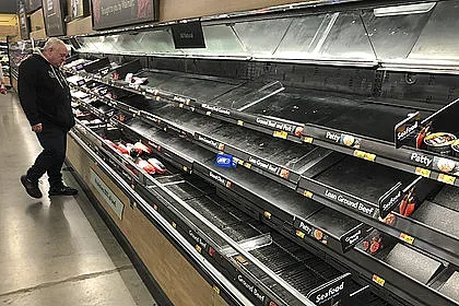 Жена роди в магазин заради тоалетна хартия