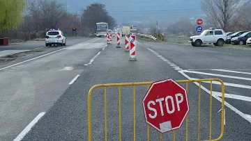 Грозен бизнес с бележки срещу карантината