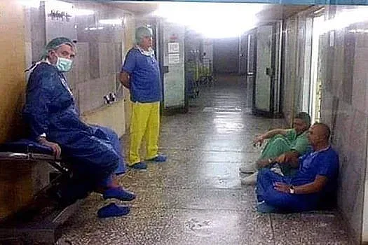 Вижте ген. Мутафчийски след животоспасяваща операция