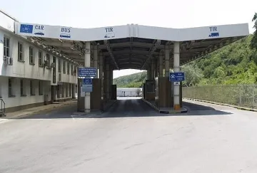 Пуснаха товарните автомобили през Оряхово-Бекет