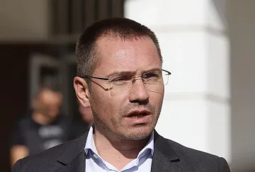 Джамбазки се карантинирал в Брюксел