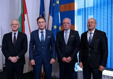 Бизнесът видя геноцид за индустрията