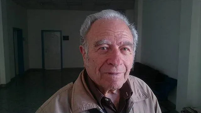 Отиде си авторът на „Две праскови и две череши“