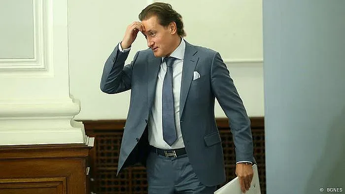 Домусчиев вероятно се е заразил в Испания