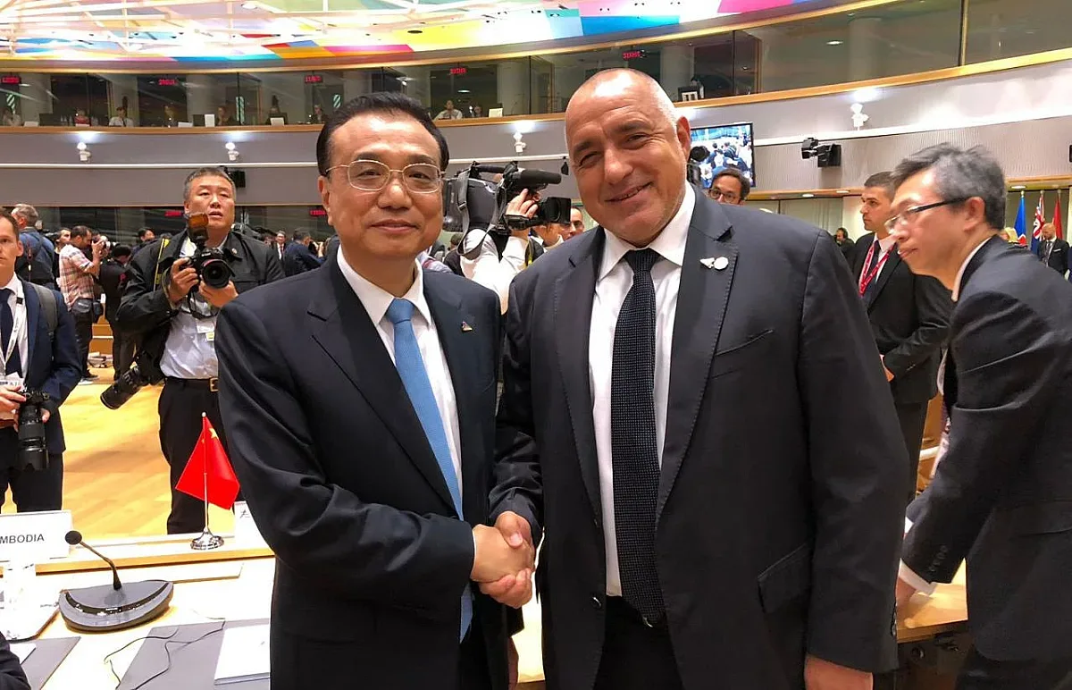 Взимаме пример и защитни средства от Китай