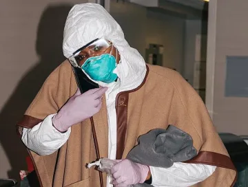 Уплашената Наоми изхвърли манто за $2790