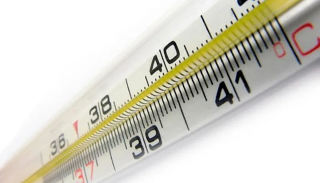 4-годишно с висока температура кацна в София