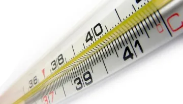 4-годишно с висока температура кацна в София