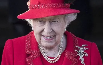 Елизабет II се поддаде на паниката