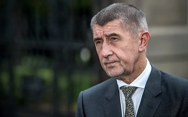 И Чехия затвори магазини и ресторанти