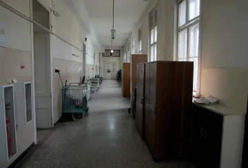 Мизерни условия в болница отвратиха пациент