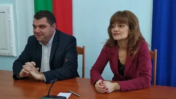 Стана ясно с кого е общувала заразената двойка