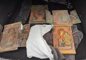 Задържаха мъж за незаконна продажба на ценни икони