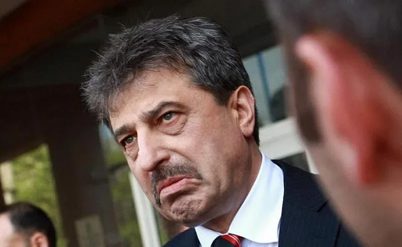 Гешев затяга примката около Цветан Василев