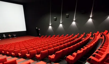 Чакат се санитарни инструкции в киносалоните