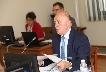 Удрят спирачка на съдебните заседания за месец