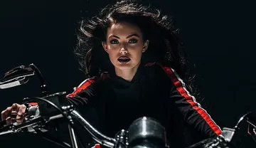 Турски диджей ухажва Ева Пармакова в Инстаграм