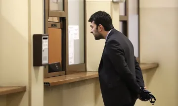Разпитват зам. външен министър заради Божков