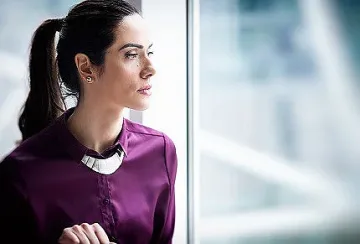 Нова красавица се върти около д-р Тасев