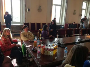 Медсестрите със срок до довечера