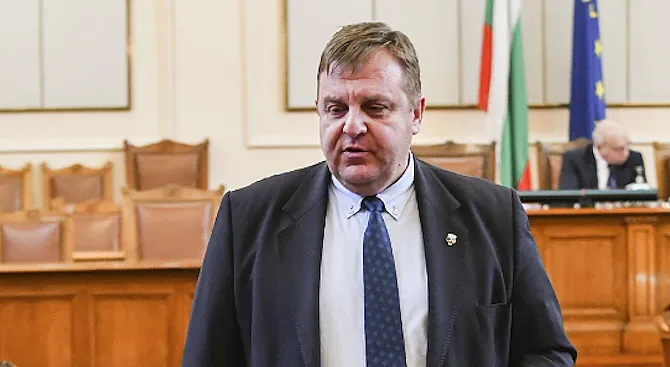 Каракачанов: Пикът на кризата предстои