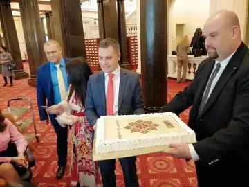 ВМРО с подарък за журналистите в парламента