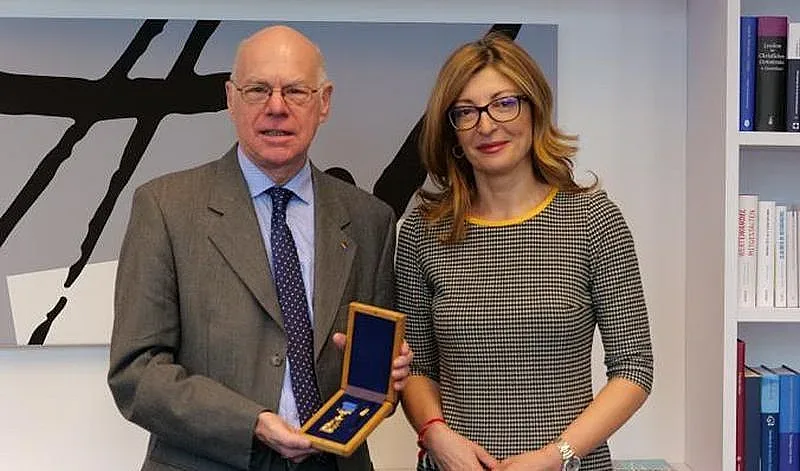 Наградиха шефа на фондация "Конрад Аденауер"