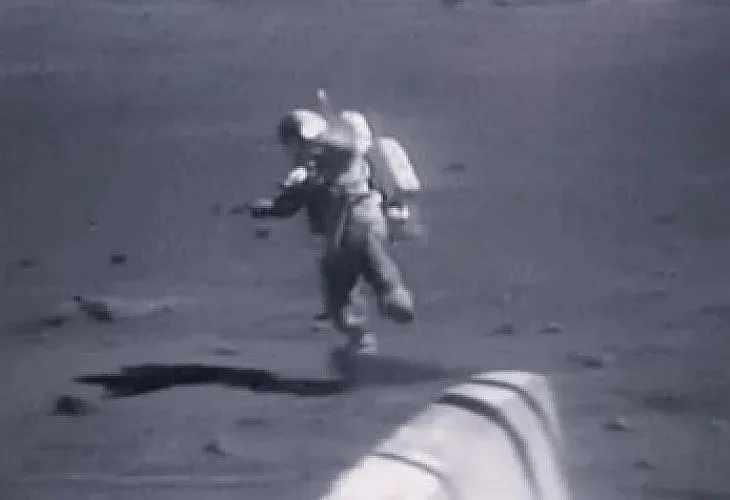 Търсят астронавти за мисия до Луната