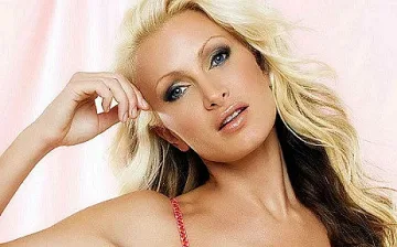 Принц Андрю пуснал гадже на кралския трон