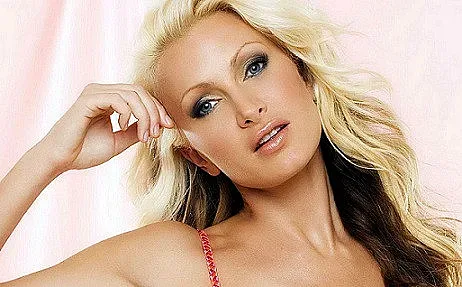 Принц Андрю пуснал гадже на кралския трон