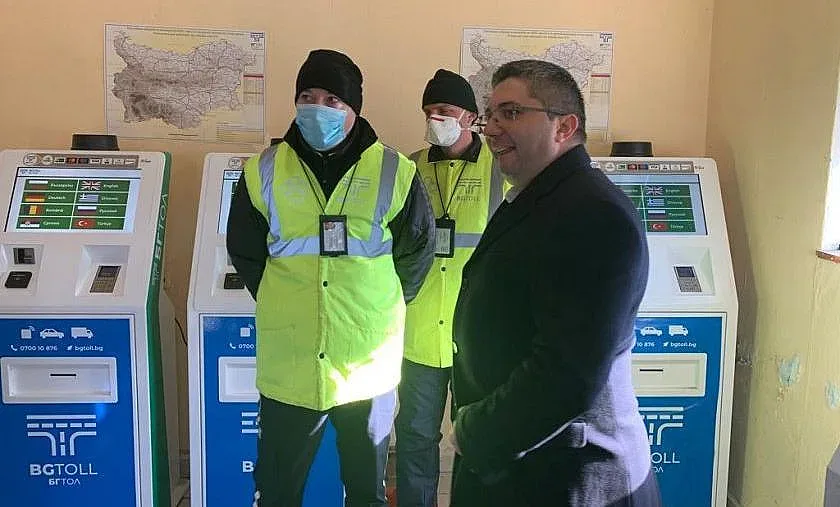 Нанков се похвали с гладък старт на тол системата