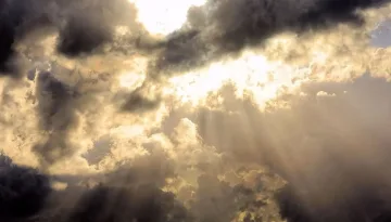 Дъжд и гръмотевици! Времето се обръща сериозно до дни