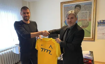 Левски взе вратаря на Славия