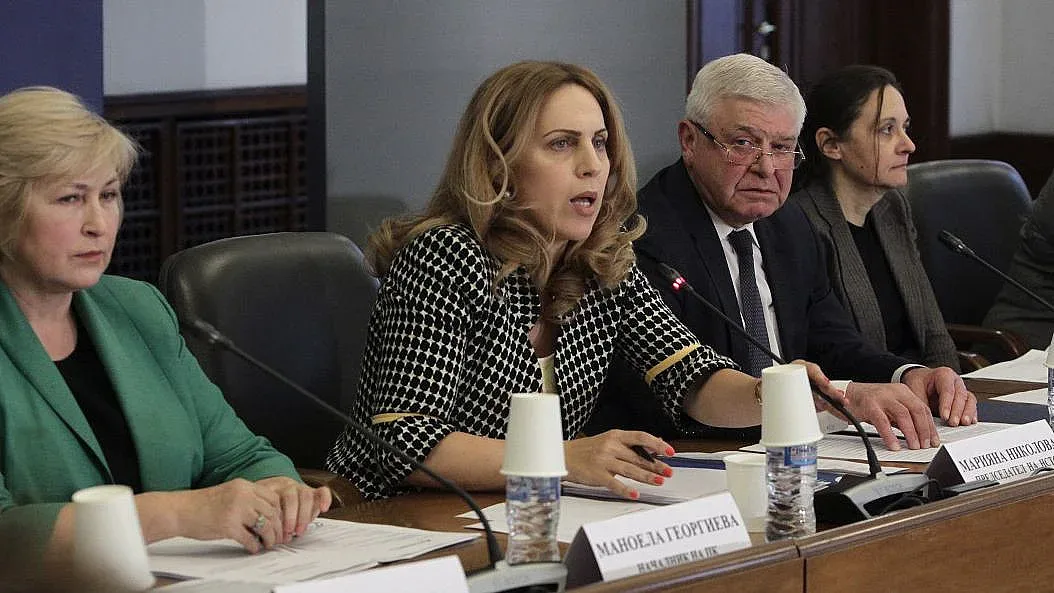 Спорът за болничните продължава, съгласие няма