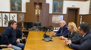 Гешев прие родителите и момчето, нападнато в 404