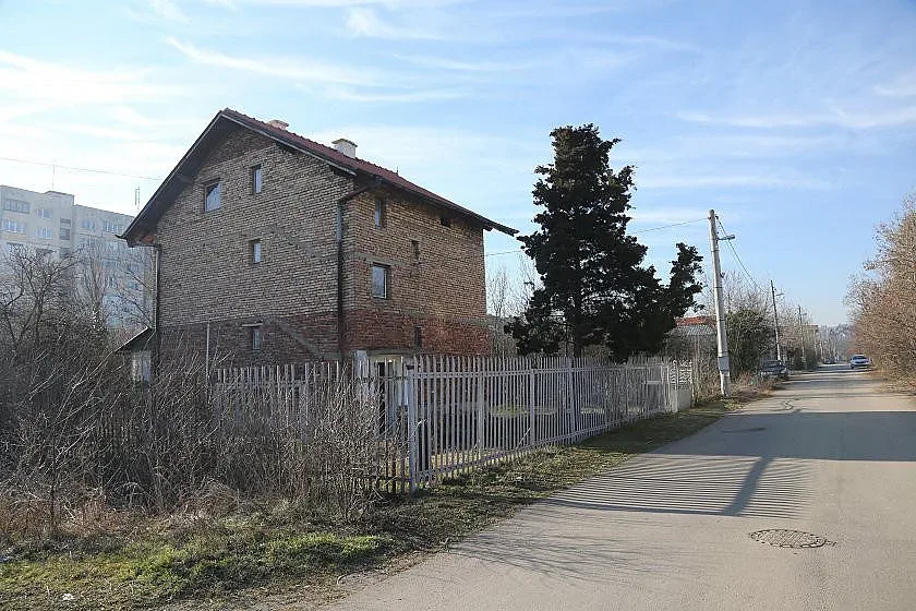 Софиянката не е застреляна, а пребита