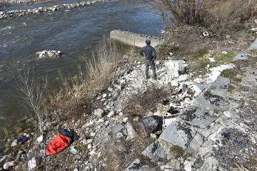 Двама задържани за замърсяването на Юговска