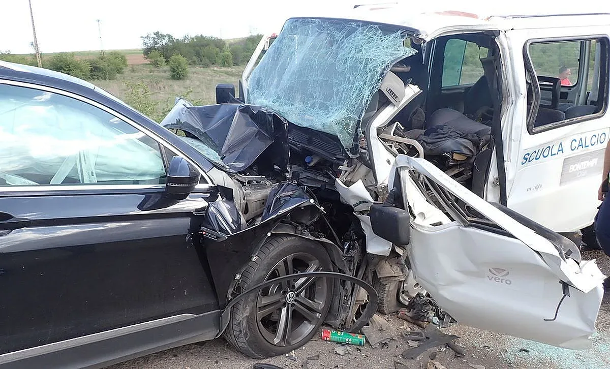 Жестока катастрофа отне живот, прати и 5 души в болница