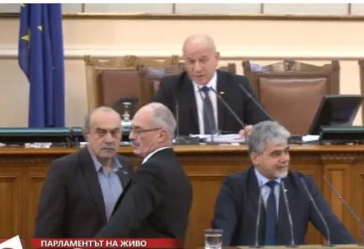 Патриотите налитат на бой в парламента